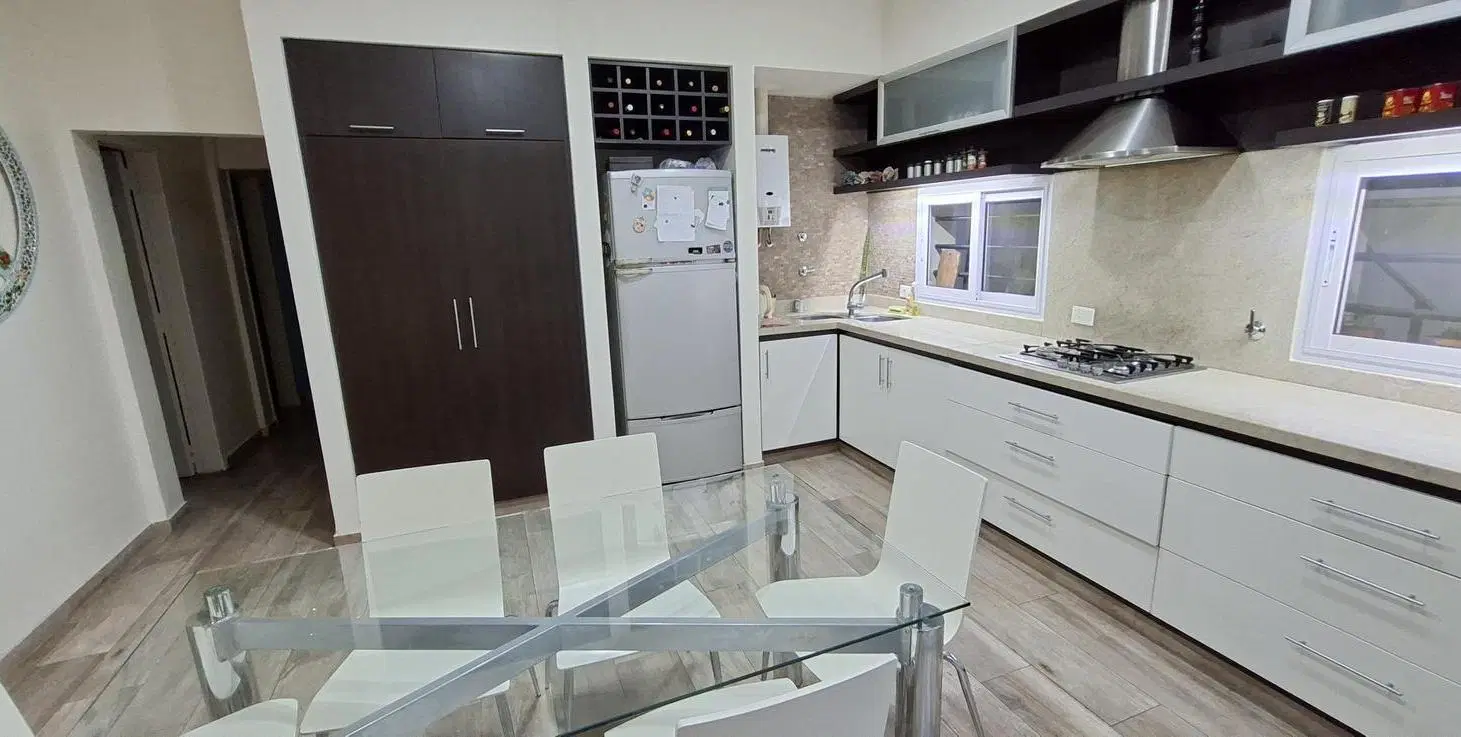 Casa en Florida de 4 ambiente con pileta y quincho en alquiler 4