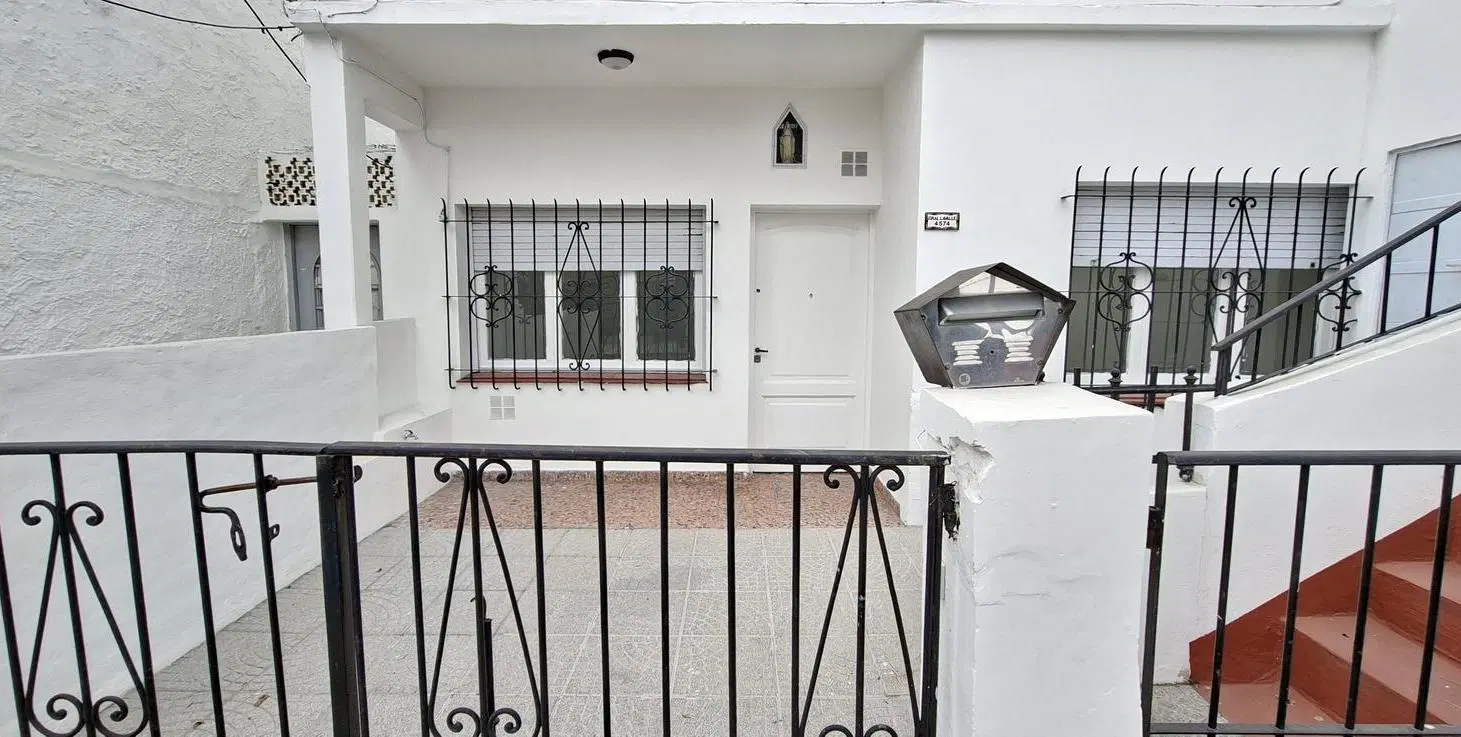 Amplio PH de 3 ambientes con patio y cochera en Villa Martelli- En alquiler 4