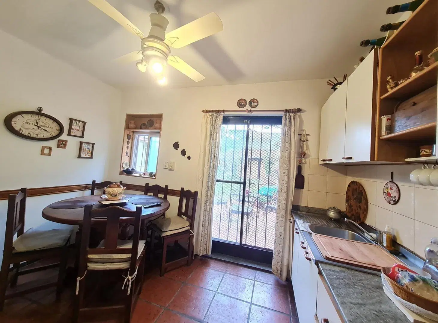 ¡Casa en venta con amplio Jardín! 2