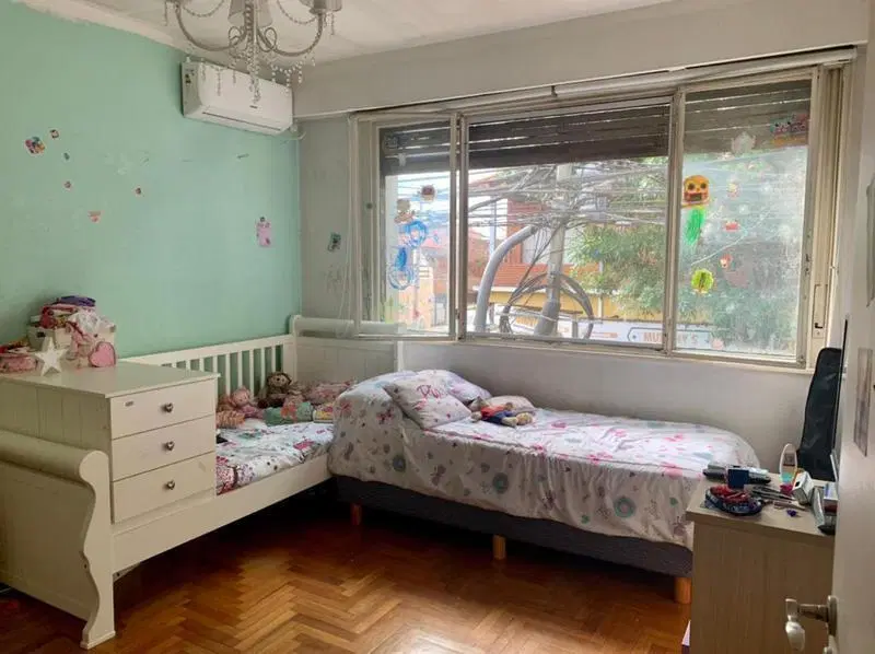 Casa muy luminosa con 3 dormitorios, family-room jardin pileta, parrilla terraza y cochera-en venta 5