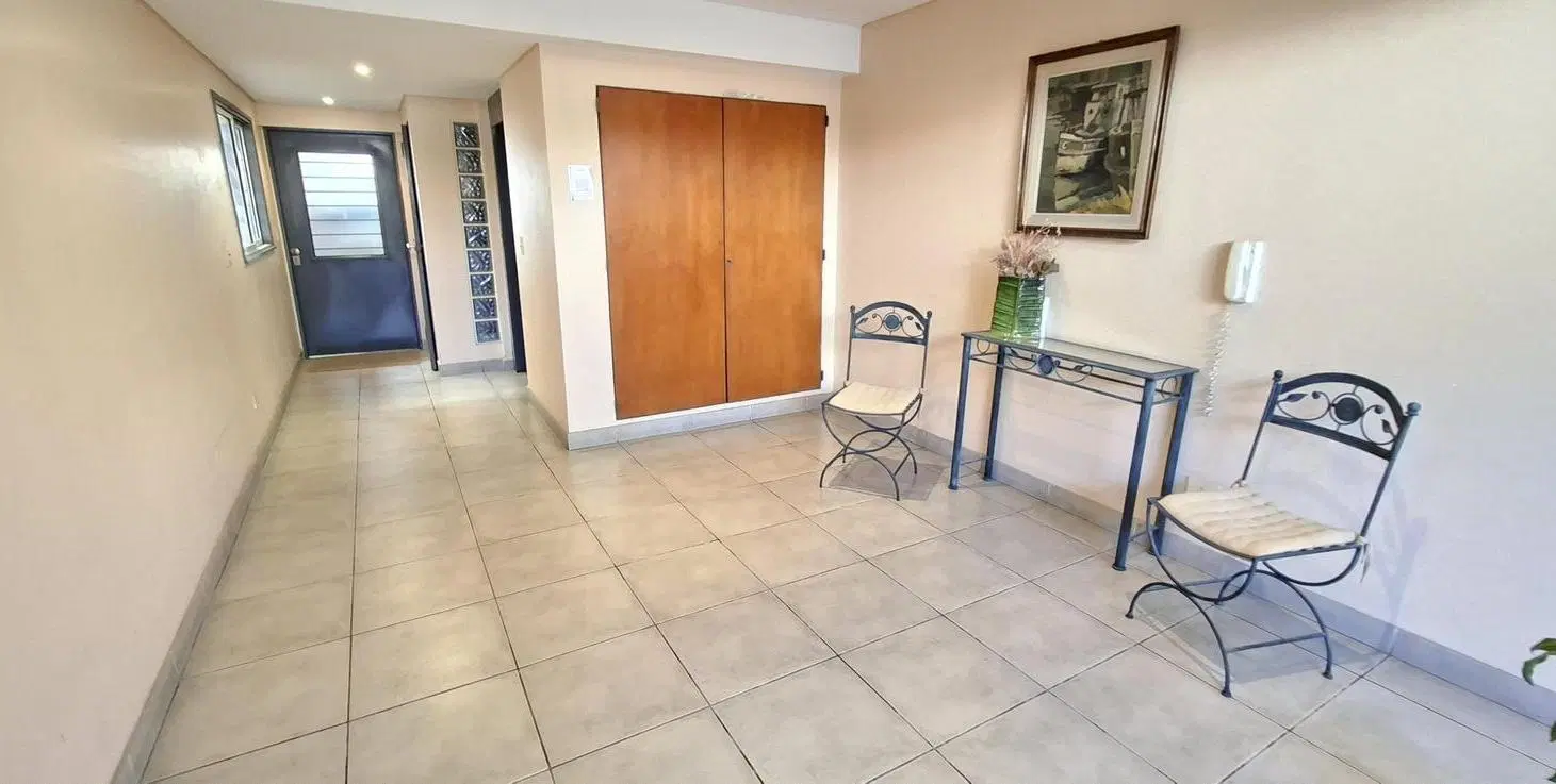 Departamento de 3 ambientes con cochera en Florida 1