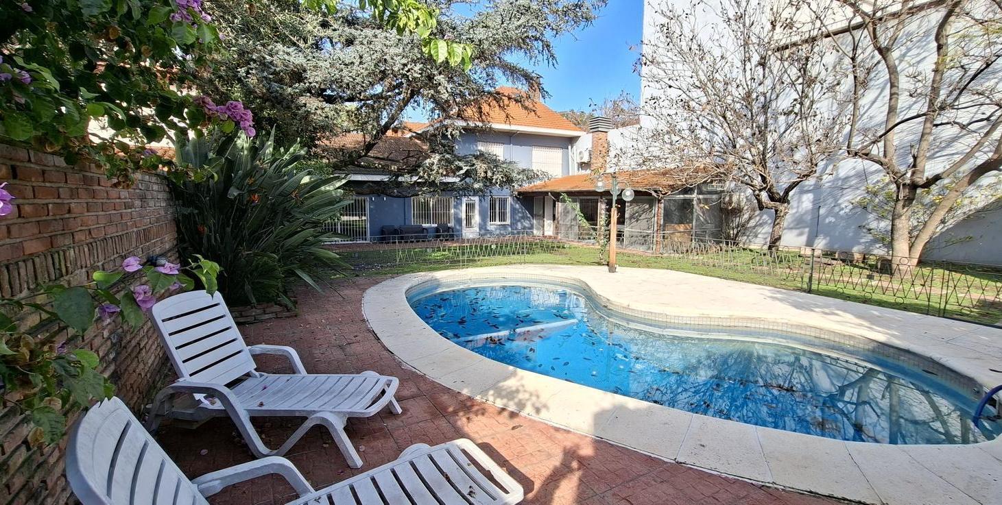Hermosa casa de 4 ambientes en Florida con quincho y pileta en alquiler!!!!