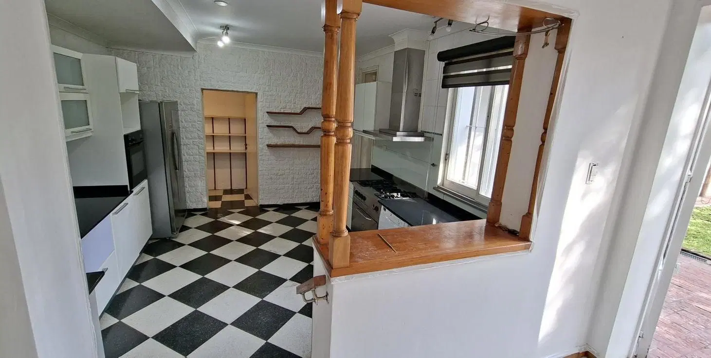 Hermosa casa de 4 ambientes en Florida con quincho y pileta en alquiler!!!! 5