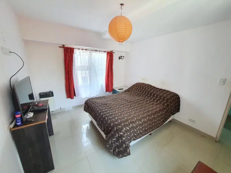 4 Ambientes con cochera y patio 2