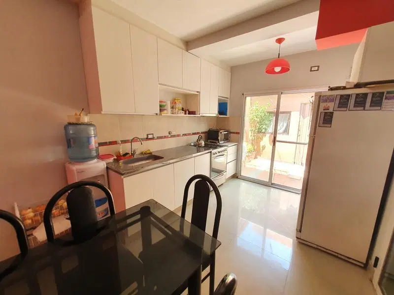 4 Ambientes con cochera y patio 1