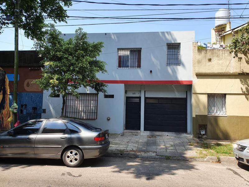 4 Ambientes con cochera y patio