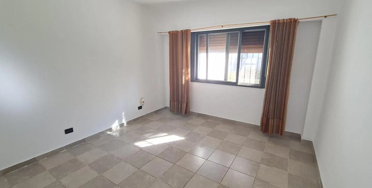 Amplia y funcional casa de 4 ambientes en Florida - En Venta 4