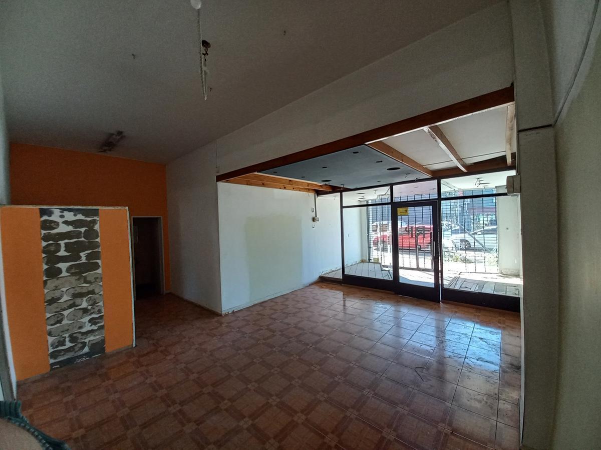 Foto de Local a pasos de Av Mitre y General Paz, imagen 1