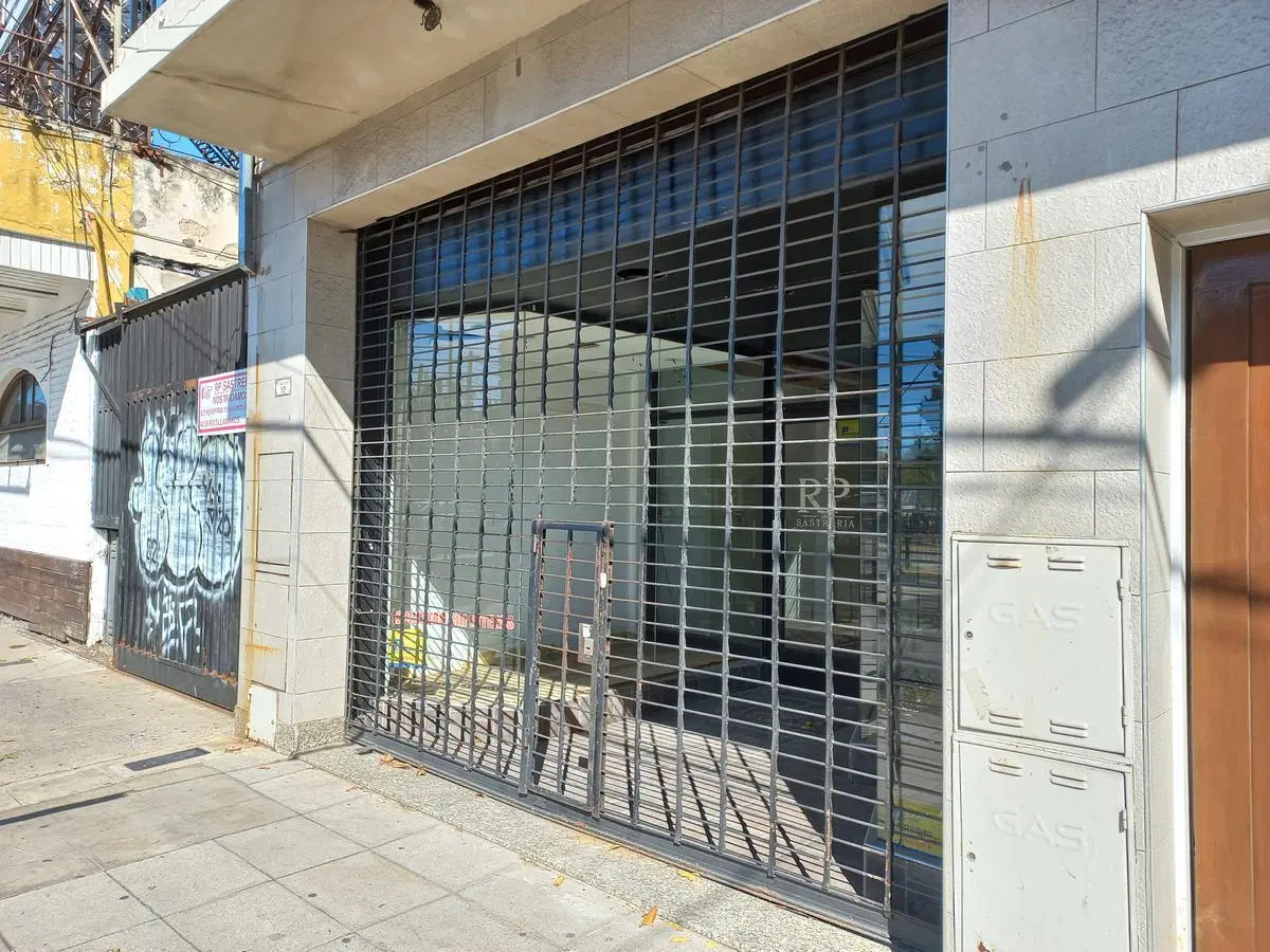 Local a pasos de Av Mitre y General Paz 1
