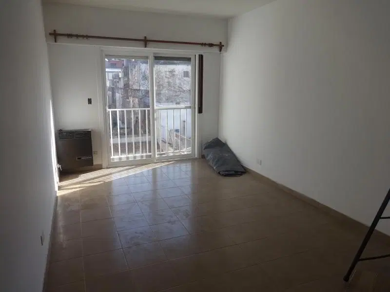 Departamento de 2 ambientes en  San Isidro- En alquiler 3