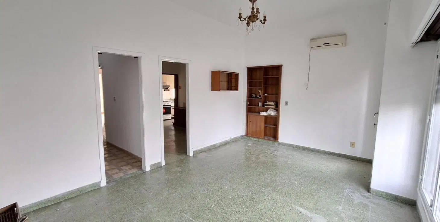 Casa en Florida de 4 ambientes con amplio Jardín y terraza - En Alquiler 5