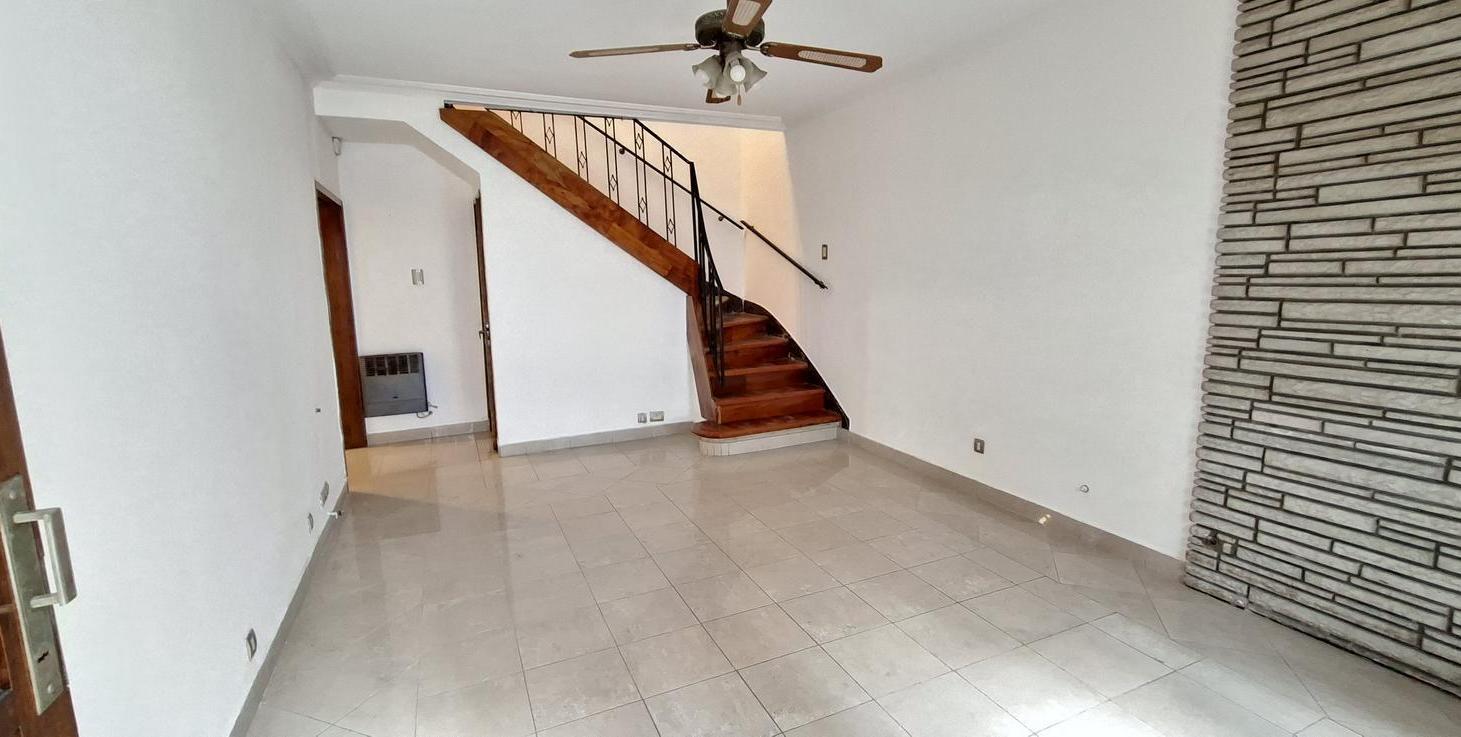Foto de Duplex a pasos de Av Maipu, dos dormitorios , escritorio y garage., imagen 5