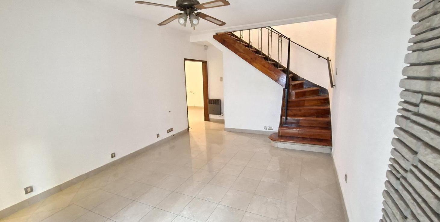 Foto de Duplex a pasos de Av Maipu, dos dormitorios , escritorio y garage., imagen 4