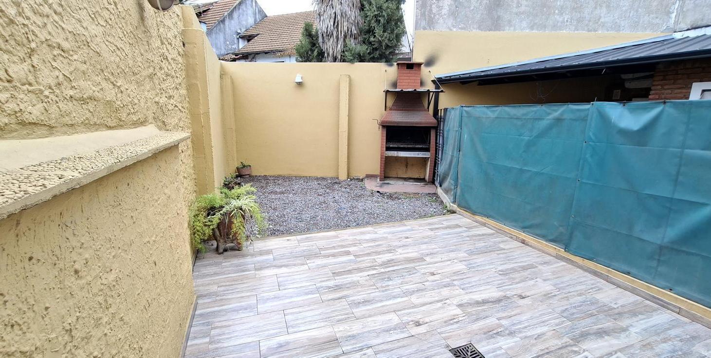 Foto de Hermoso PH 2 ambientes con patio y jardín en Florida, imagen 2