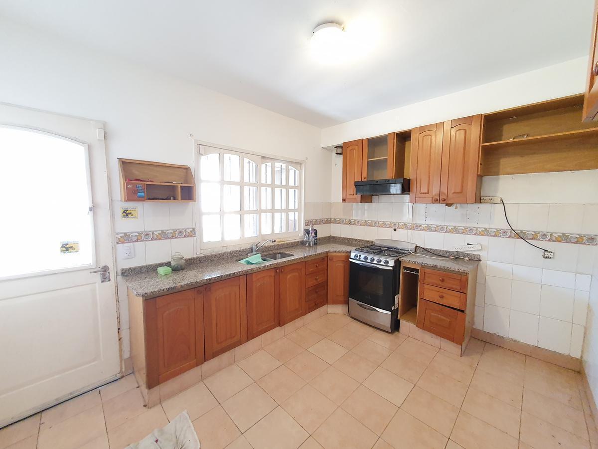 Foto de Casa tres dormitorios, cochera, jardin. pileta, quincho-en venta, imagen 1