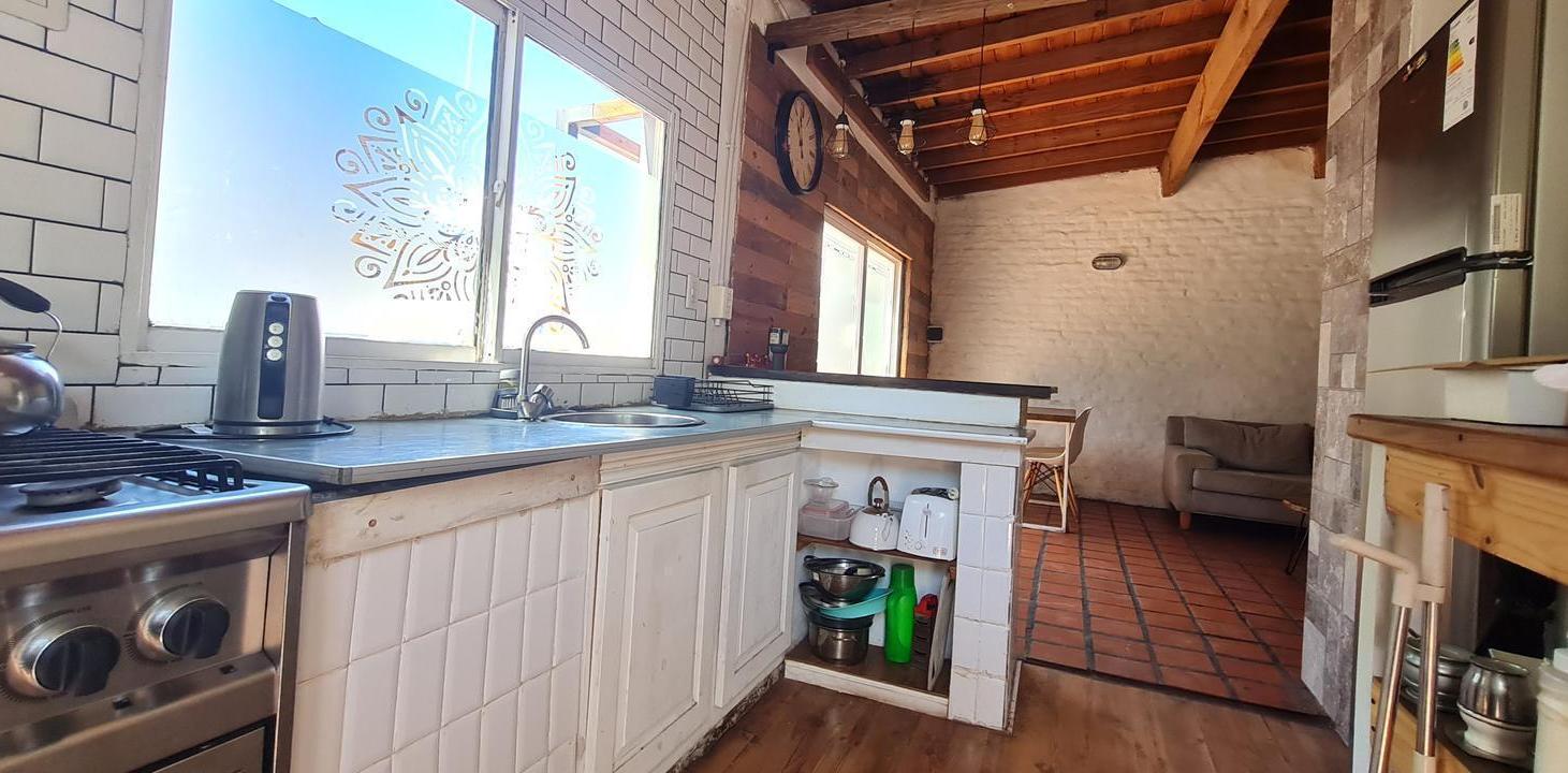 Foto de Casa sobre lote de 10x40 con gran jardín con piscina - En venta, imagen 4