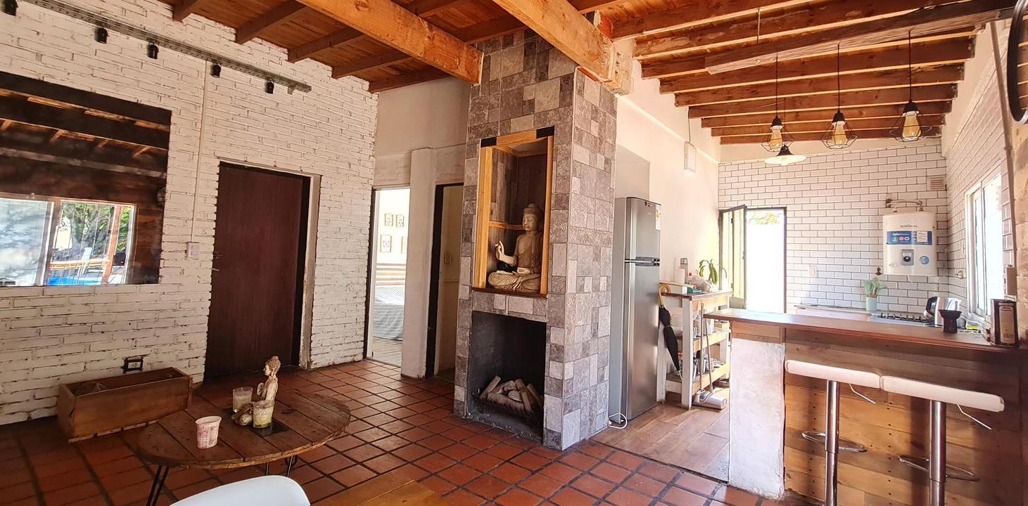Foto de Casa sobre lote de 10x40 con gran jardín con piscina - En venta, imagen 2