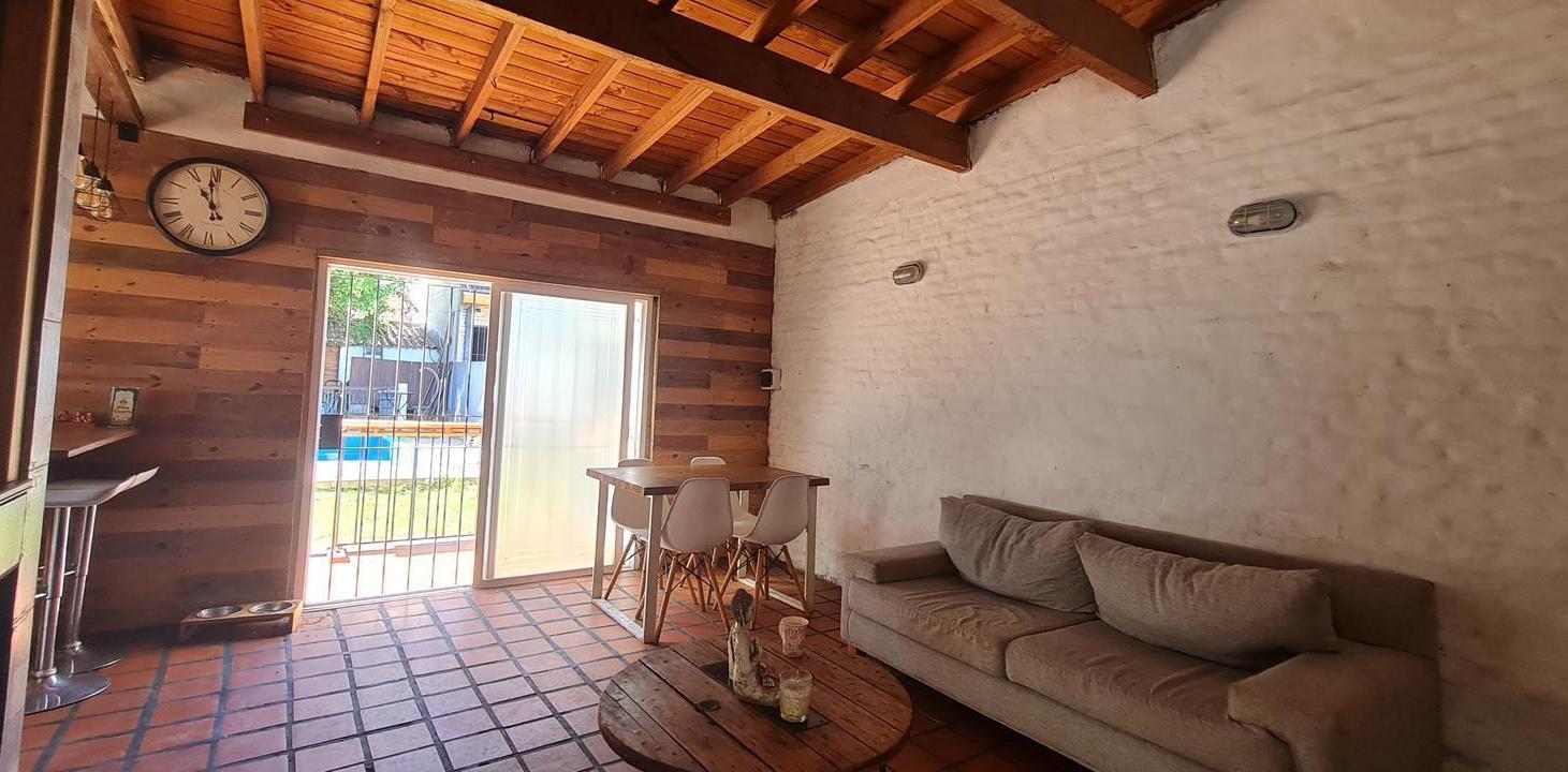 Foto de Casa sobre lote de 10x40 con gran jardín con piscina - En venta, imagen 5