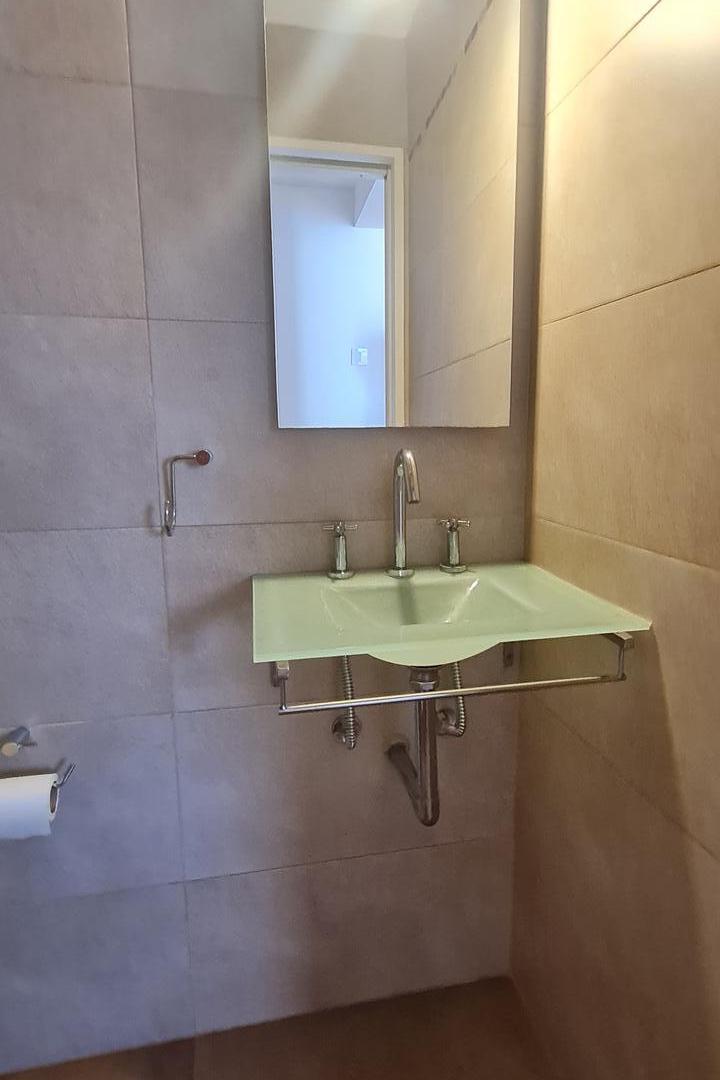 Foto de Hermoso Departamento de 2 Ambientes en Dúplex con Cochera- En Venta, imagen 4