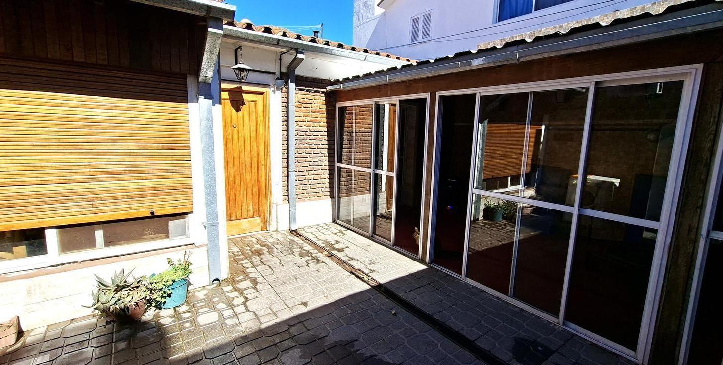 Foto de PH de 4 ambientes muy luminoso con 2 patios y terraza en Olivos, imagen 3