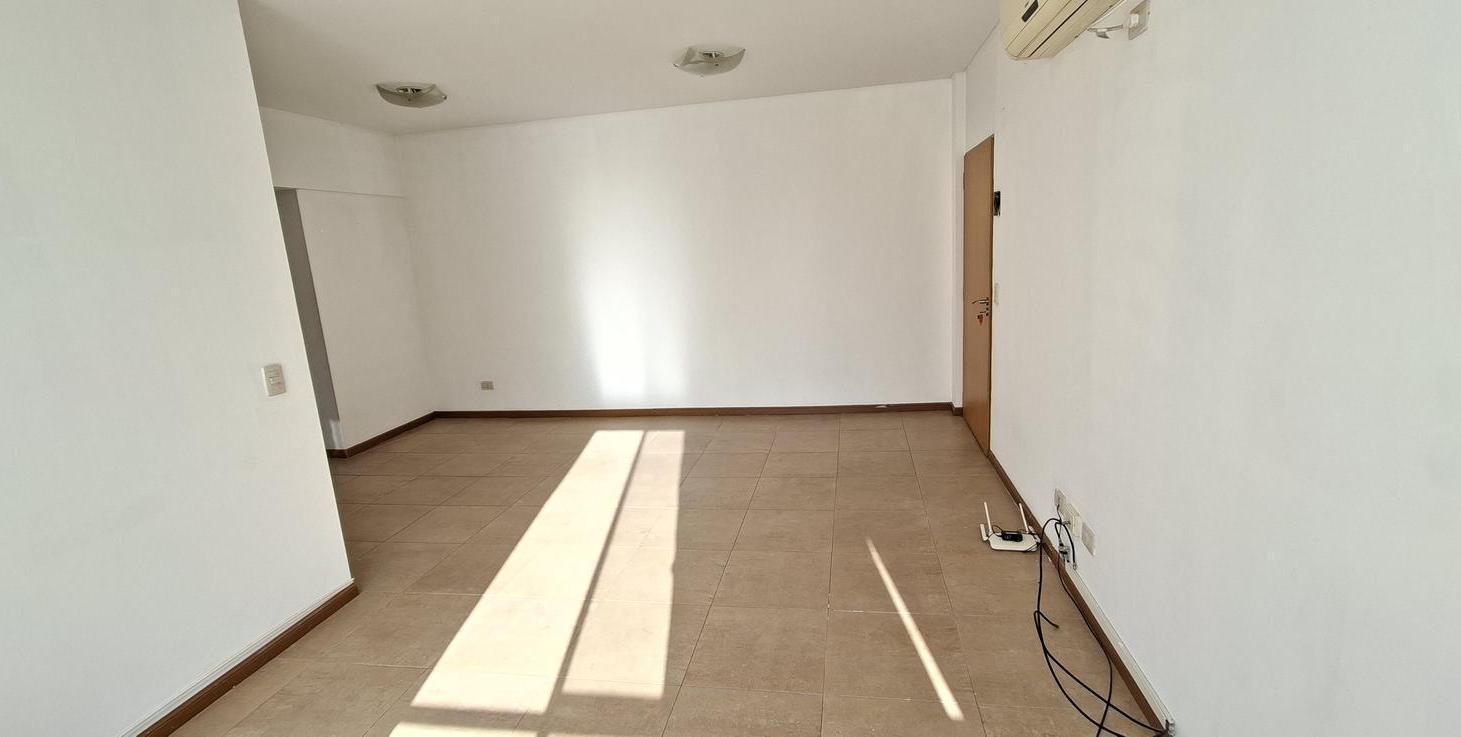 Foto de Hermoso departamento de 2 ambientes con balcón y cochera, imagen 3