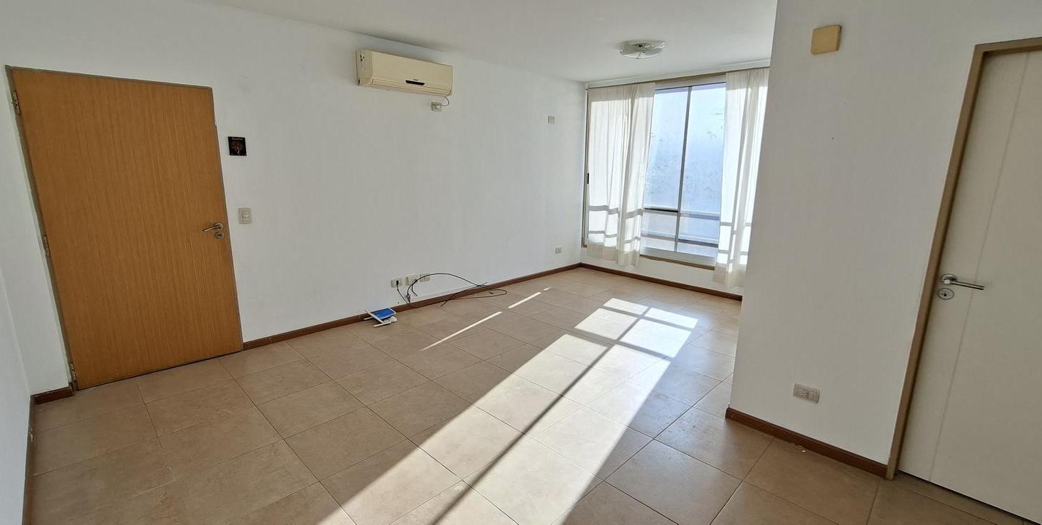 Foto de Hermoso departamento de 2 ambientes con balcón y cochera, imagen 5