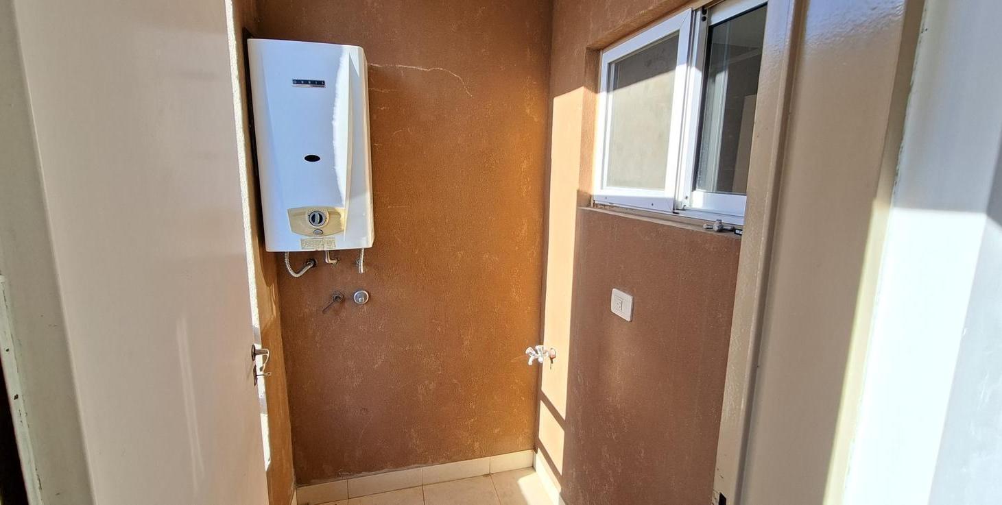 Foto de Hermoso departamento de 2 ambientes con balcón y cochera, imagen 2