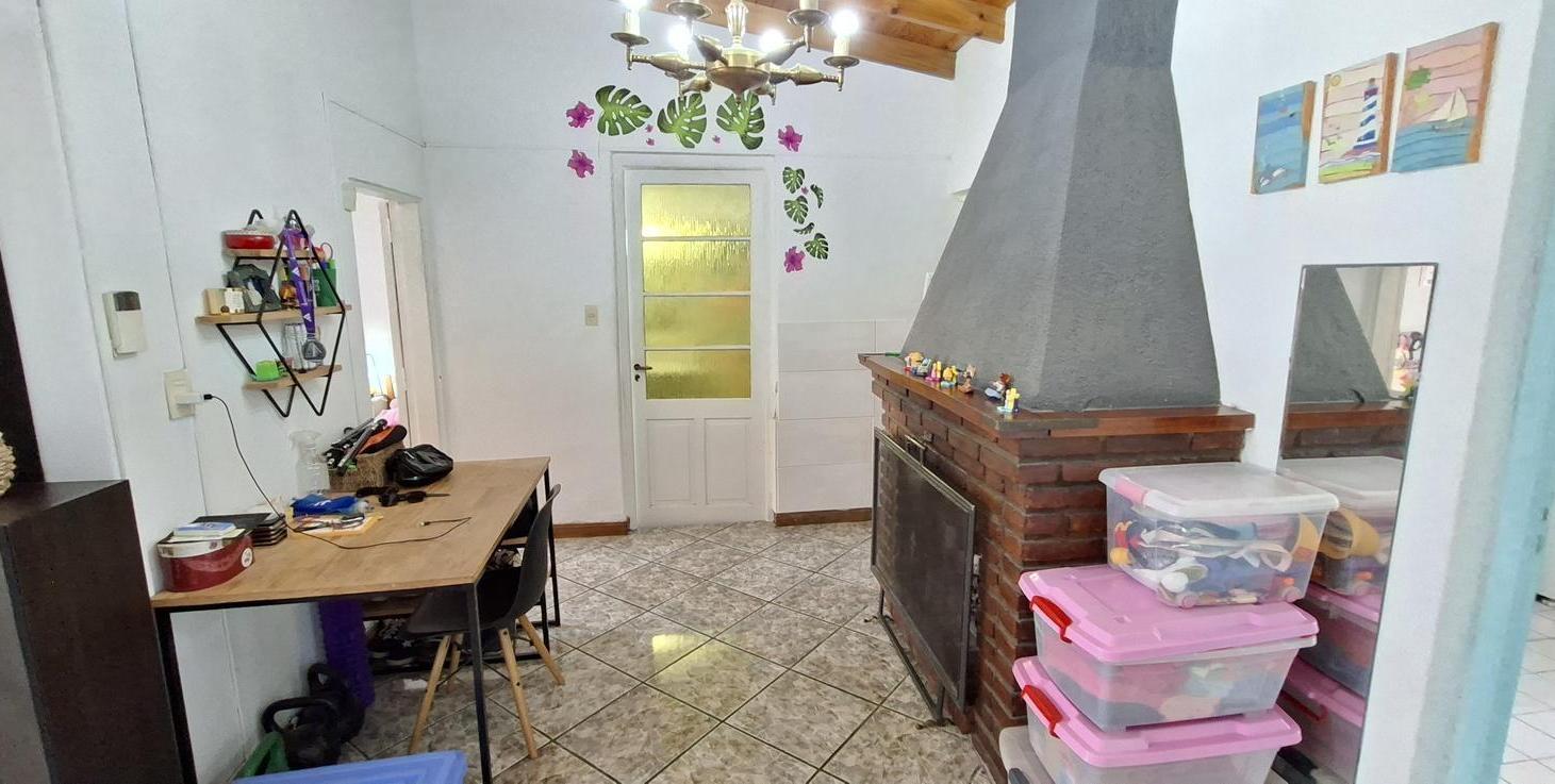 Foto de Casa de 3 ambientes con amplio jardín - Apto crédito!!!- en Villa, imagen 4