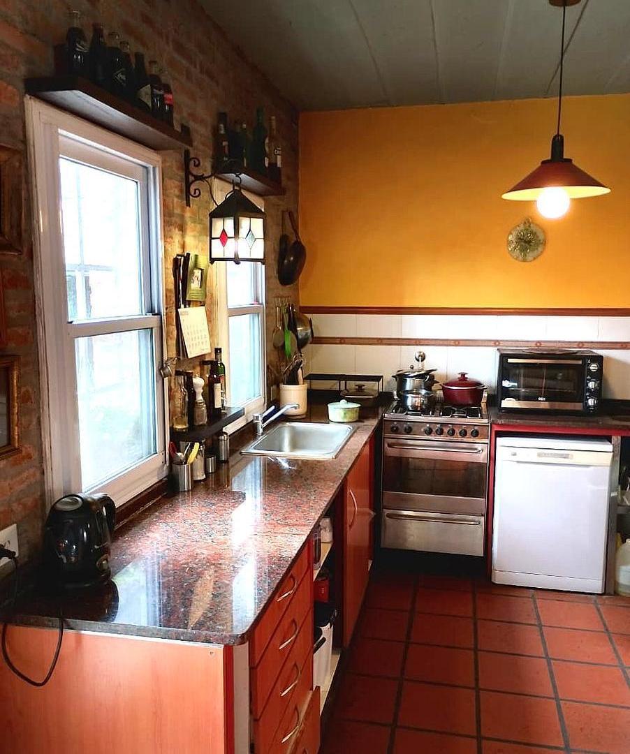Foto de Hermosa casa de 4 ambientes con amplio jardín en Florida, imagen 2