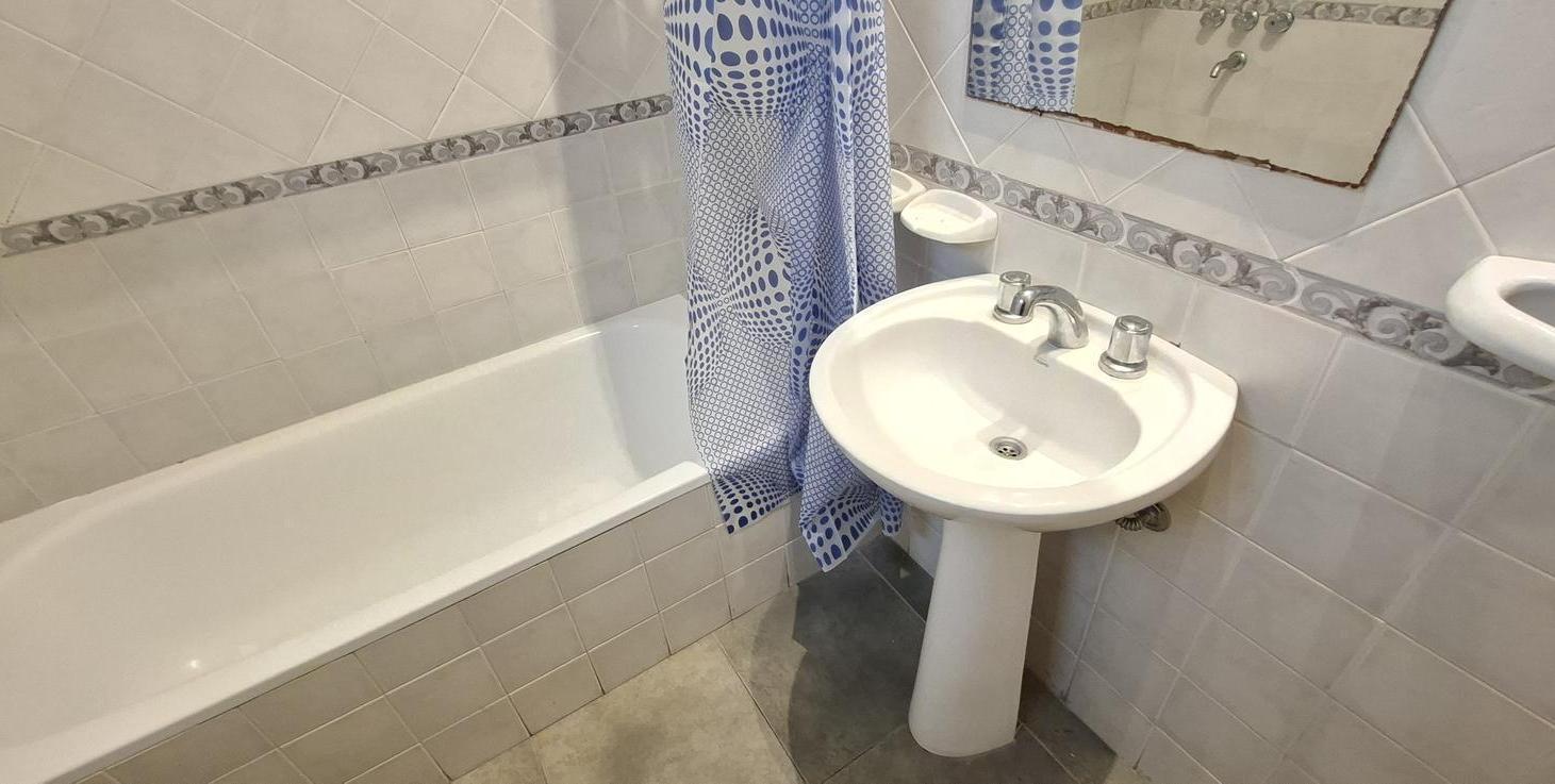 Foto de Casa en alquiler de 2 ambientes con cochera y patio en Villa Martelli, imagen 3