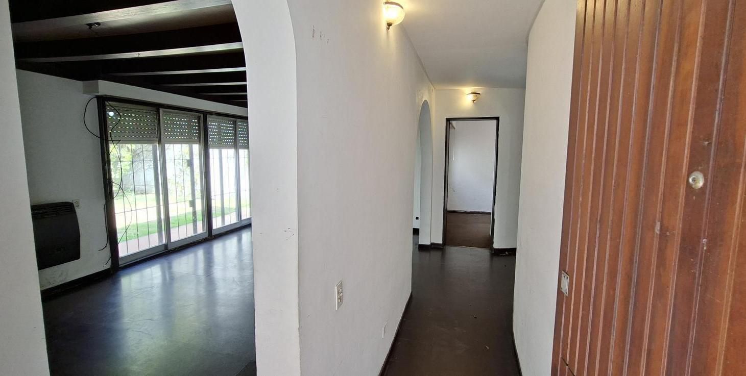 Foto de Amplia Casa de 4 ambientes con quincho y jardín- Florida Belgrano-Oeste, imagen 2