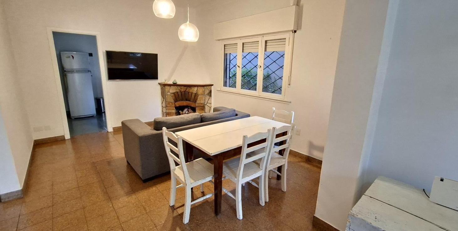 Foto de Casa de 3 ambientes con Jardin y quincho en villa Martelli- en venta, imagen 4