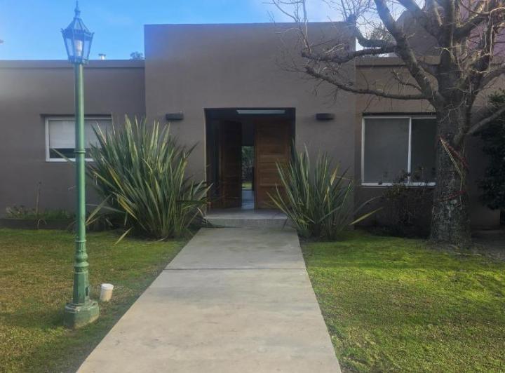 Hermosa casa en Pilar Green Park, pileta y jardín 2