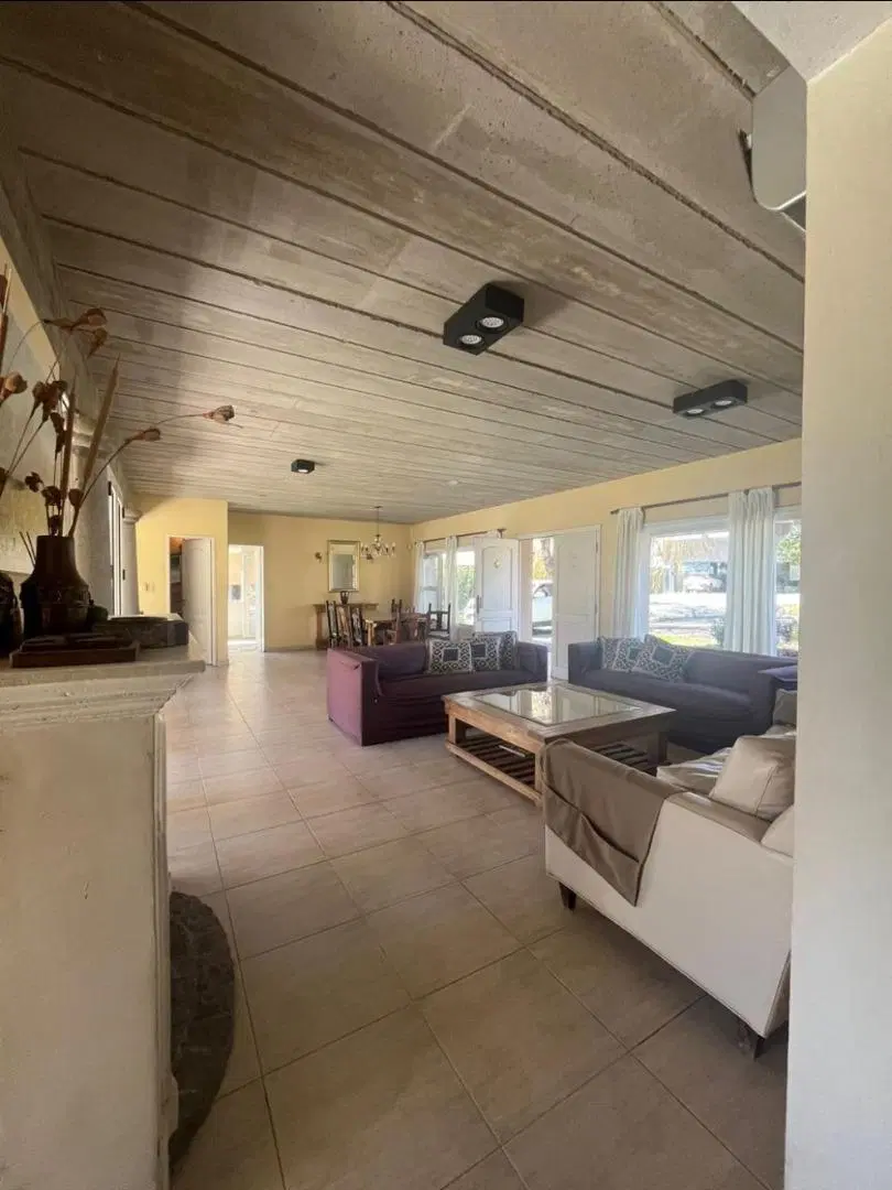 Casa en dos plantas en la Concepción - Lujan 2