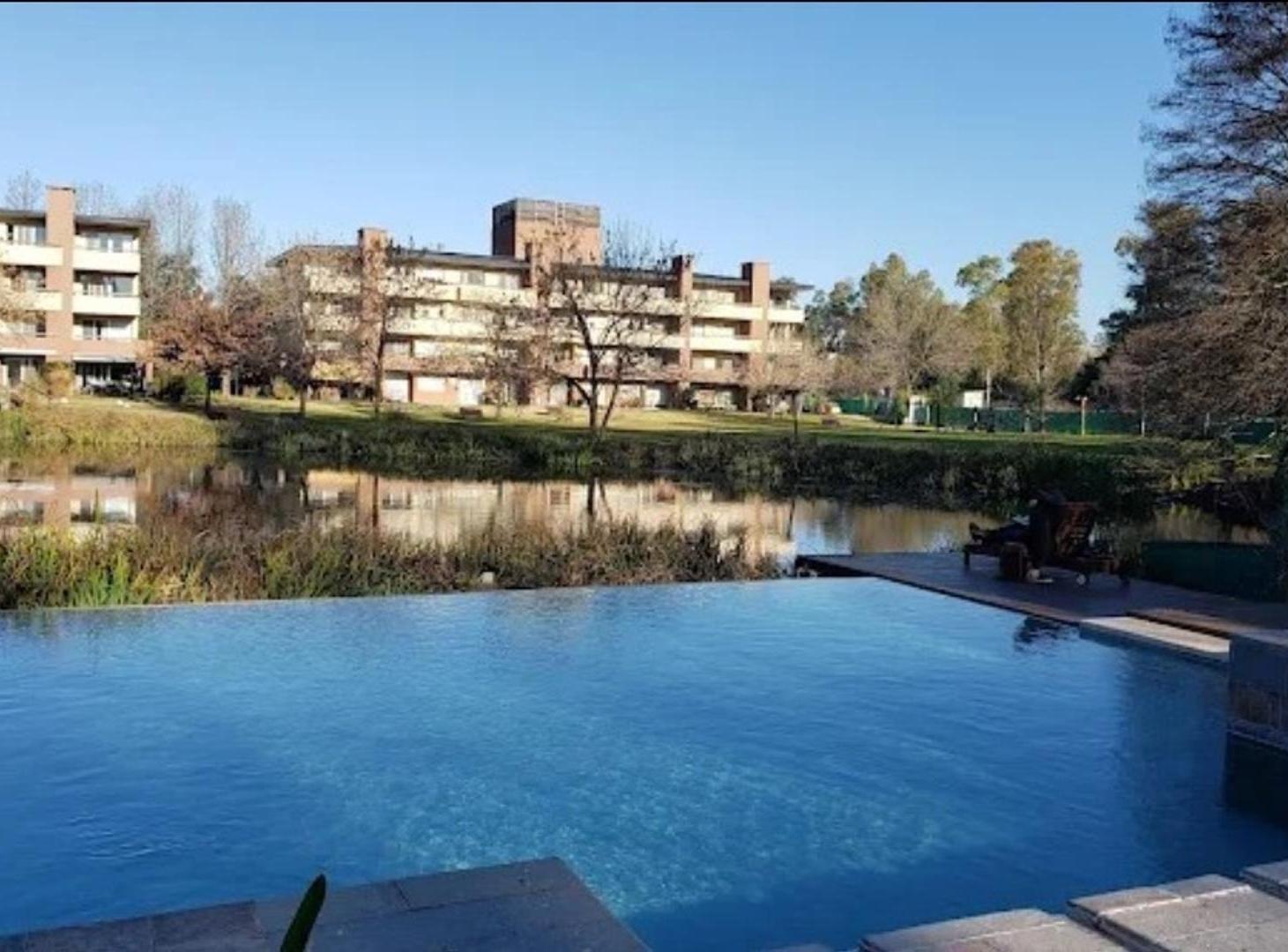 Departamento 3 ambientes en Villa del Lago champagniat