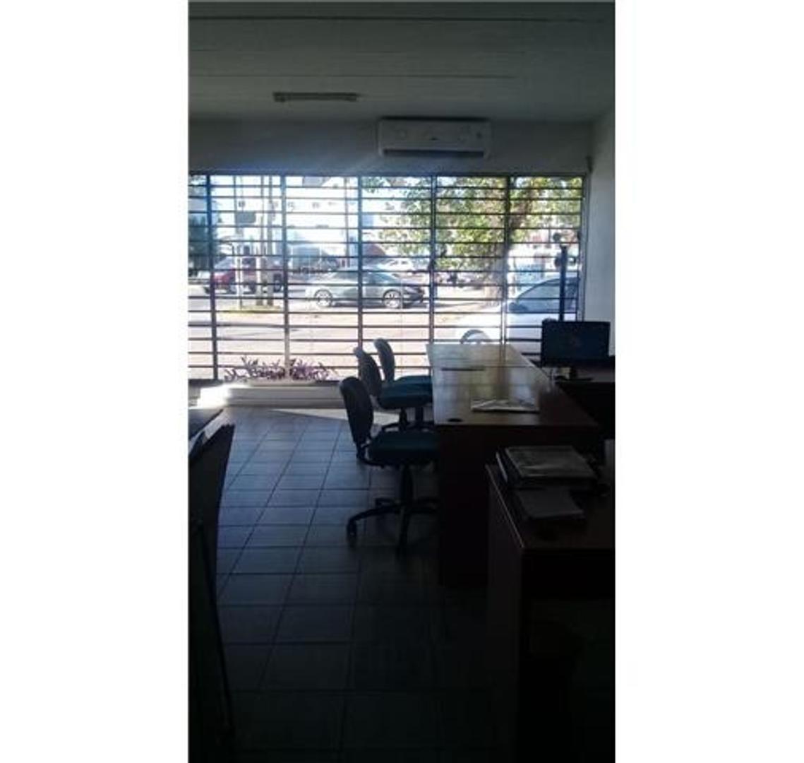 Local en Venta en Pilar Centro.