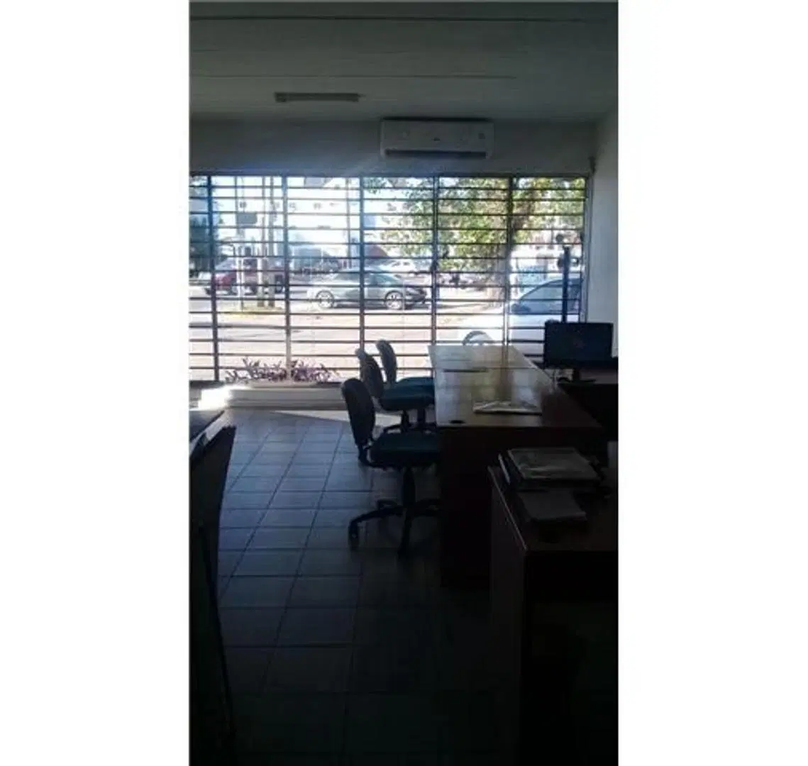 Local en Venta en Pilar Centro. 4