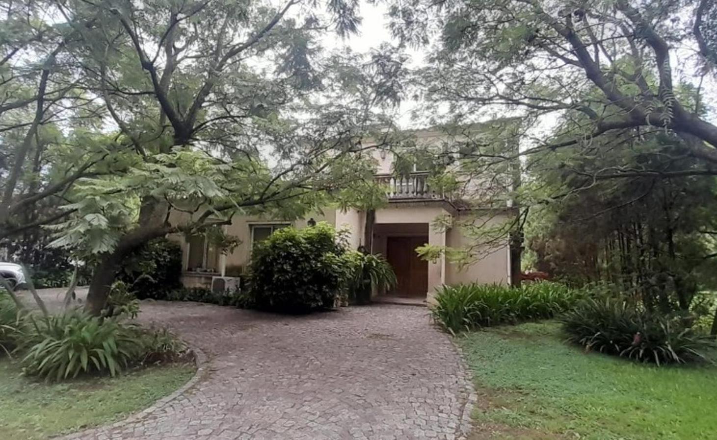 Casa en venta en el Barrio Santa Silvina