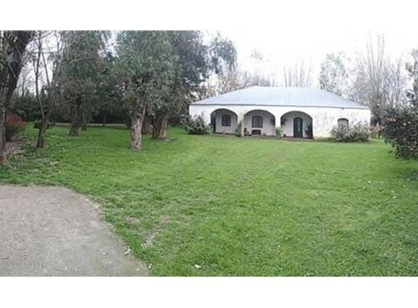 Casaquinta en Venta con acceso por Ruta 25, Pila 4
