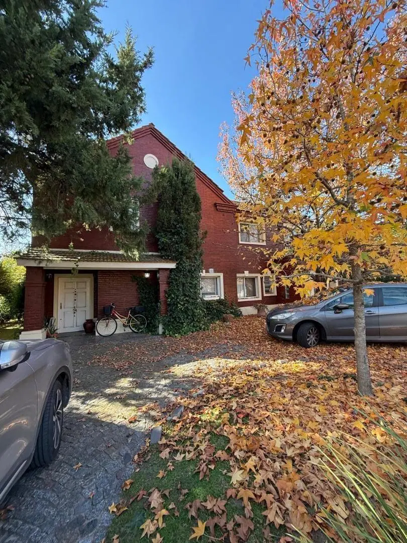 Casa en venta en el barrio La Delfina 4