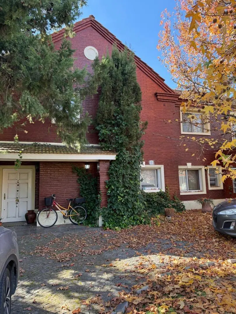 Casa en venta en el barrio La Delfina 1