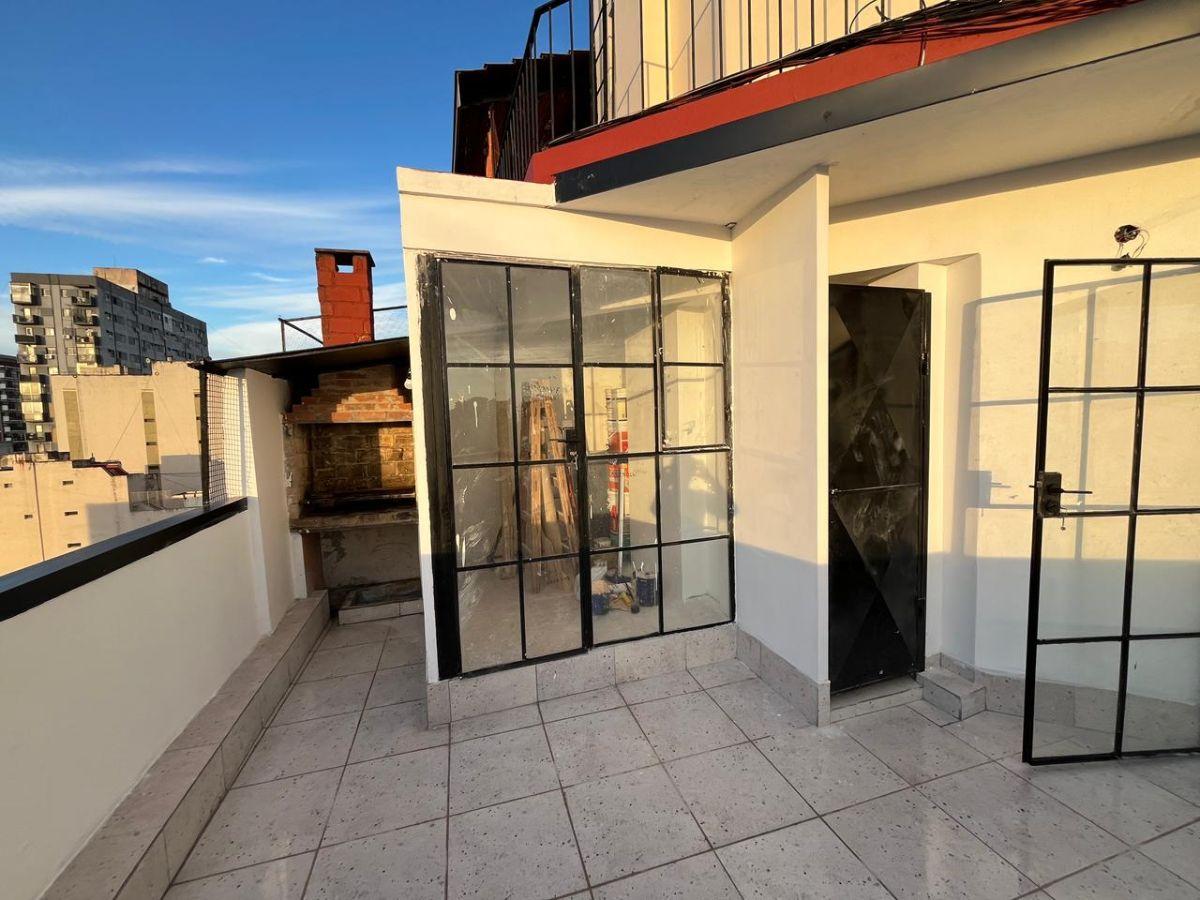 Foto de 2 1/2 AMBIENTES FRENTE BALCON TERRAZA Y PARRILLA PROPIA, imagen 3
