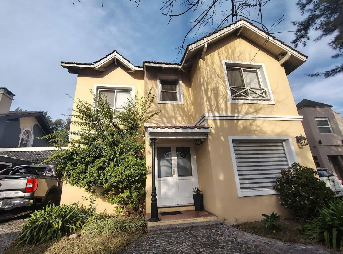 CASA EN VENTA BARRIO LA CANDELARIA APTA CREDITO INGENIERO MASCHWITZ 2
