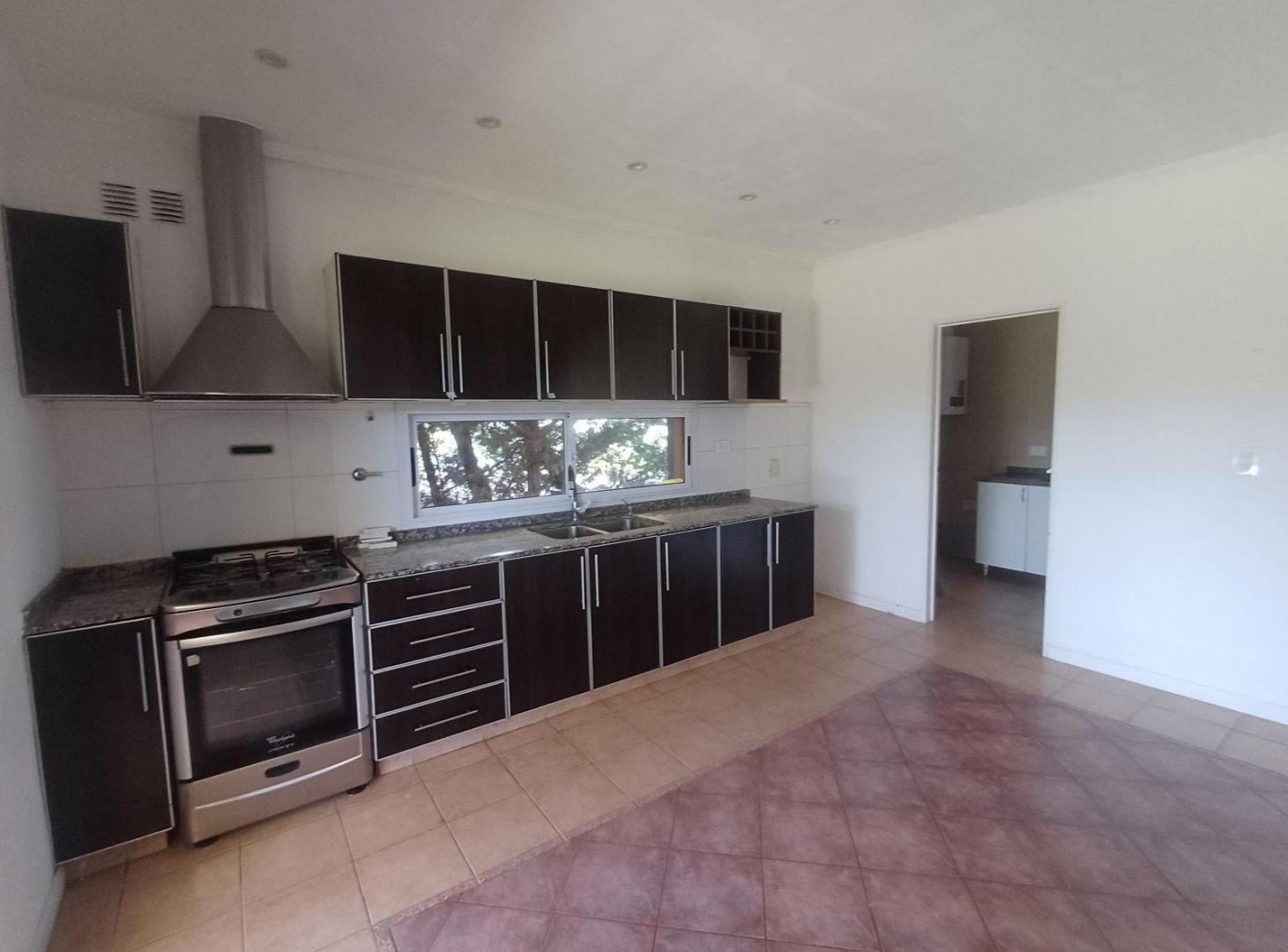Foto de CASA EN VENTA APTA CREDITO BARRIO SAN LUCAS VILLAGE. INGENIERO MASCHWITZ, imagen 2