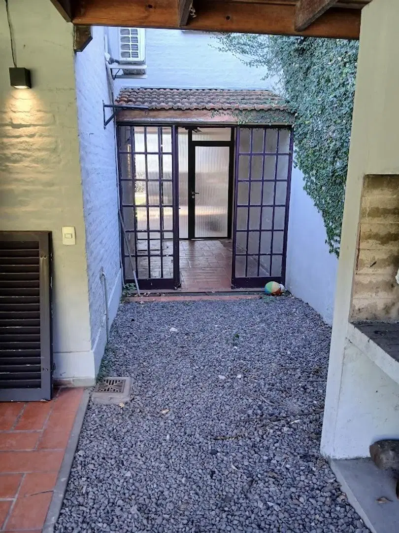 Padre Acevedo 3500 Gran casa familiar con psicina y parrilla 1