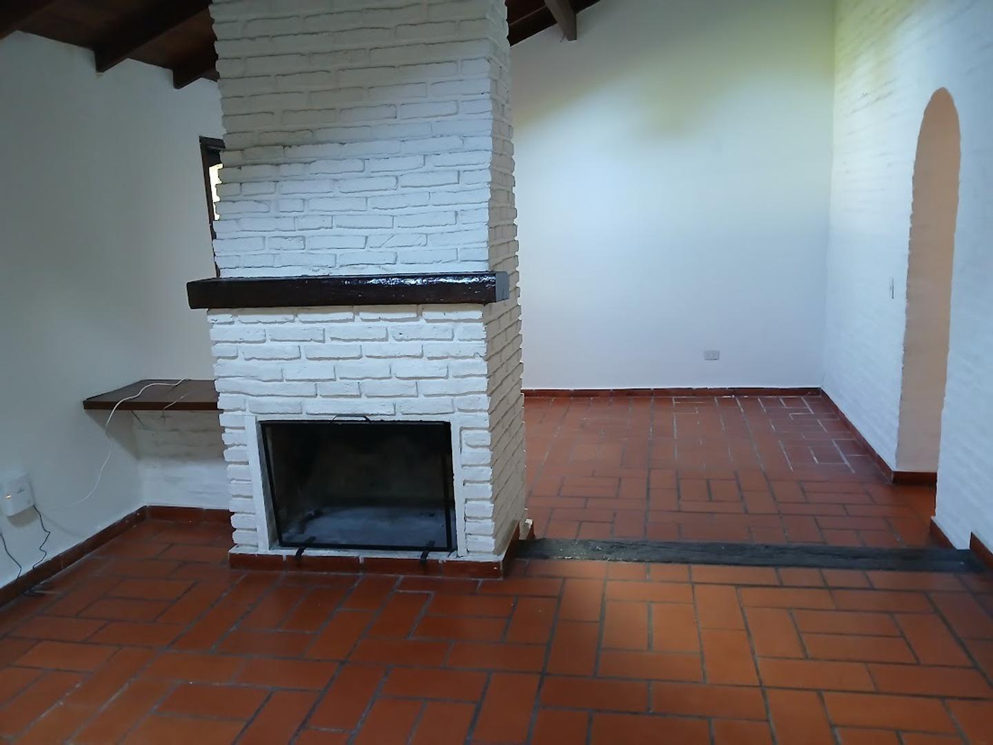Foto de Padre Acevedo 3500 Gran casa familiar con psicina y parrilla, imagen 2