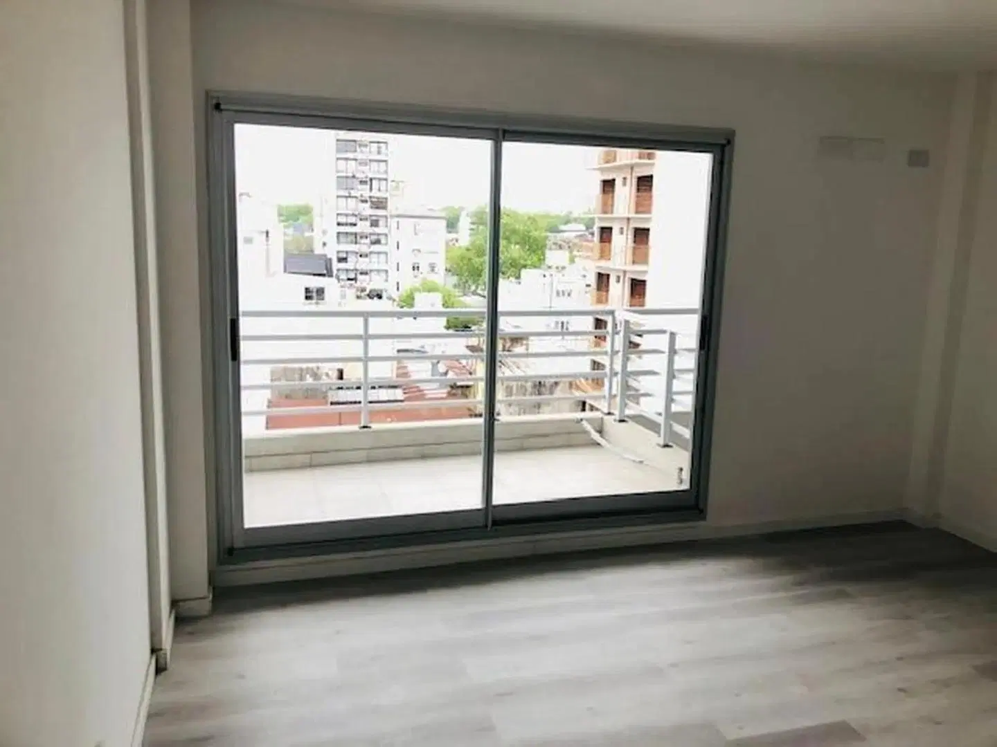 Muy amplio monoambiente gran vista a estrenar piso 7 3