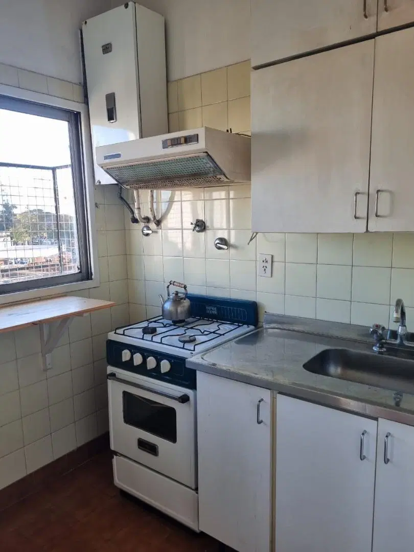 Lavalle 1500 monoambiente con cocina separada 2