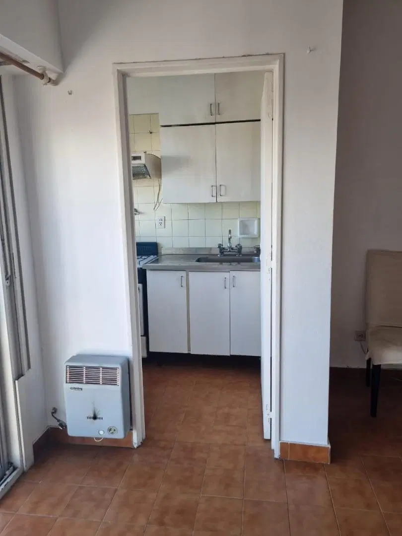 Lavalle 1500 monoambiente con cocina separada 8