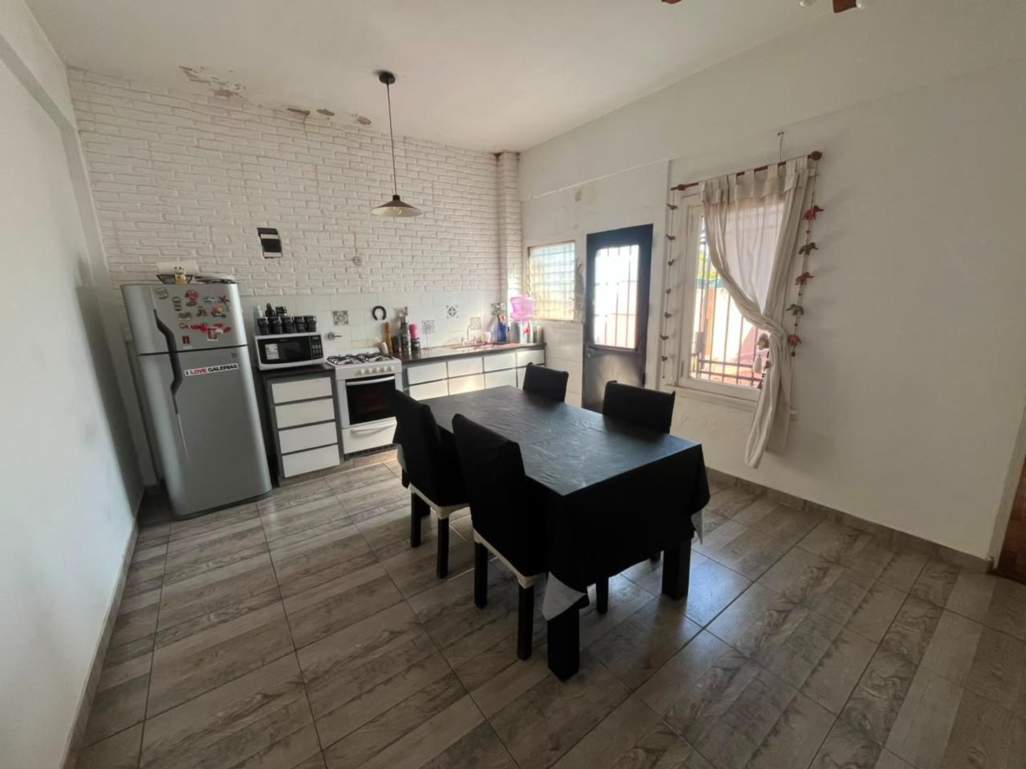 Foto de 4 AMBIENTES - CASA TIPO PH - PATIO - MUY LUMINOSO, imagen 5
